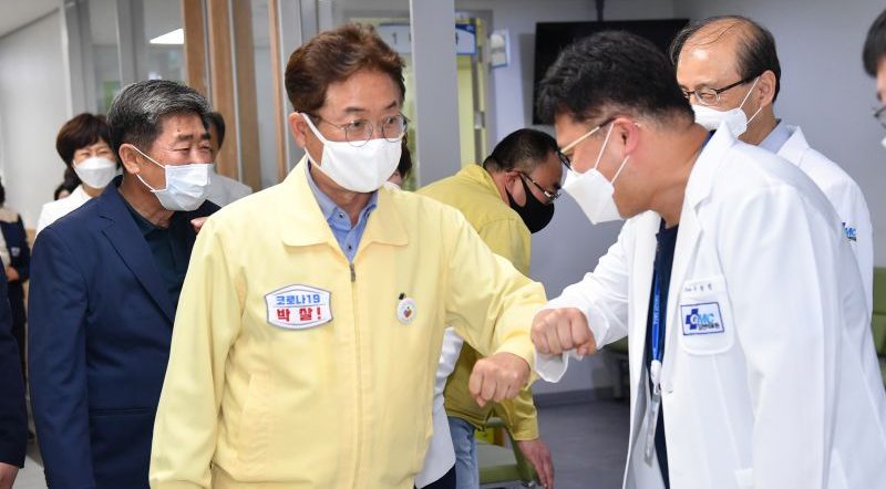 이철우 도지사, 감염병 전담병원 김천의료원 격려 방문