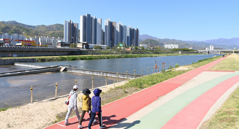 김천시 강변공원 진입도로 확장, 시민들 생활속 공원 이용률 편의 증대